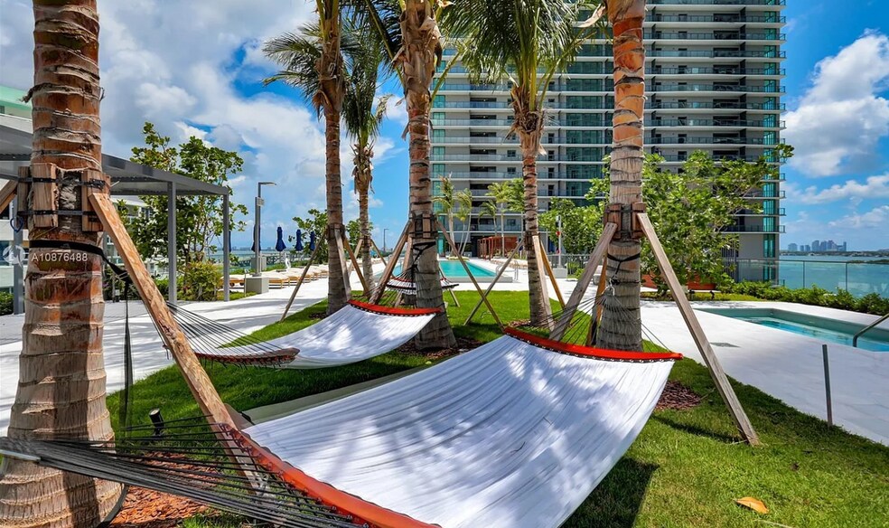 Building Photo - 3131 NE 7th Ave