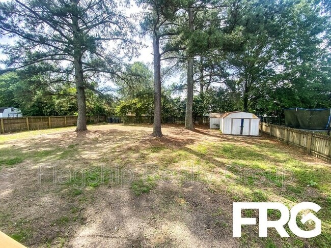 Building Photo - 232 N Marion Dr
