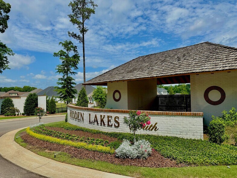 Building Photo - Hidden Lakes Subdivision - Opelika