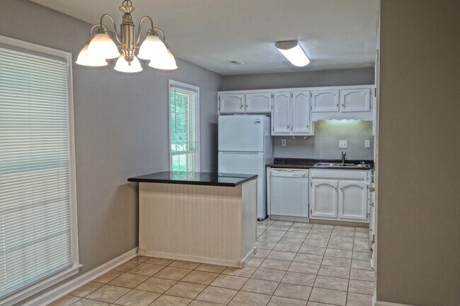 Building Photo - 111 Scarlet Oak Cir