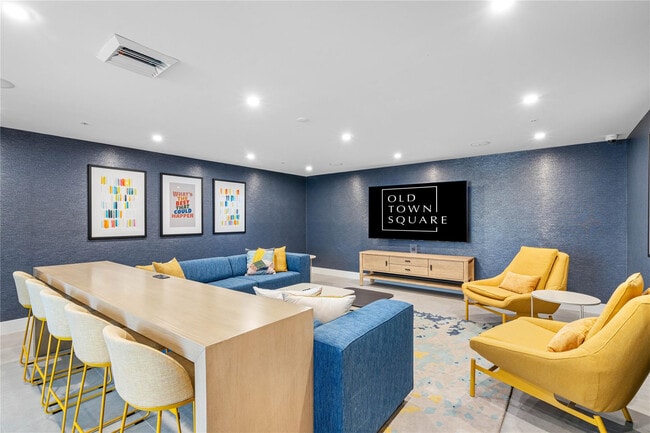 Building Photo - 200 NE 1st Ave