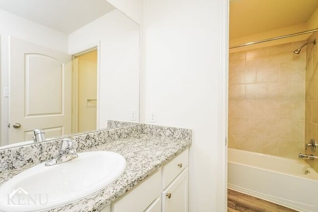 Building Photo - 2850 Citron Garden