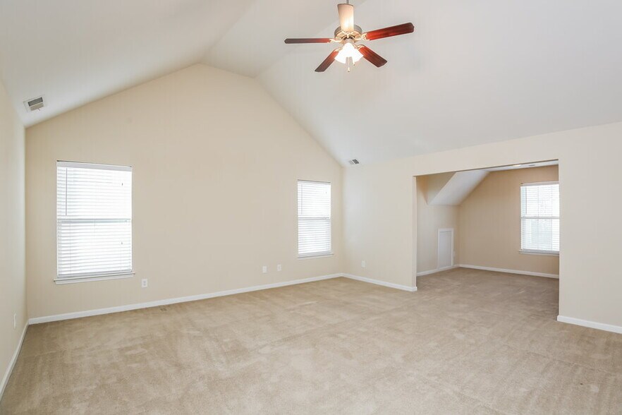 Building Photo - 4390 Ambassador Way