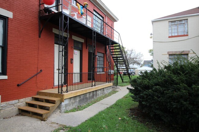 Building Photo - 1624 S High St