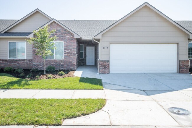 Building Photo - +55 Lease Community