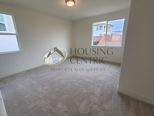 Building Photo - 8067 Grant Dr