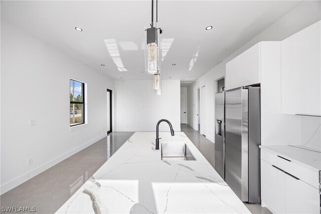 Building Photo - 1057 Halby Ave S