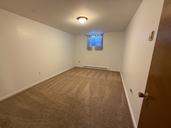 Building Photo - 545 Coulee Dr