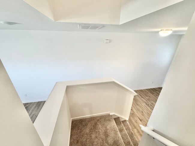 Building Photo - 122 Cougar Ln