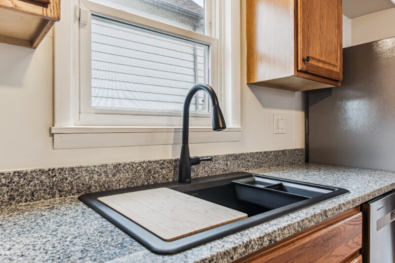 Building Photo - 761 W Otterman St