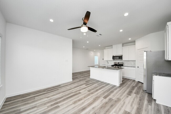 Building Photo - 10326 Penryn Frst Trl