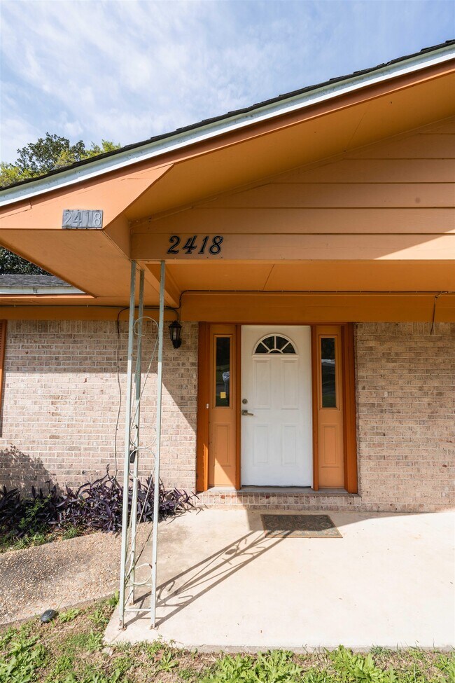 Building Photo - 2418 Atlas Rd
