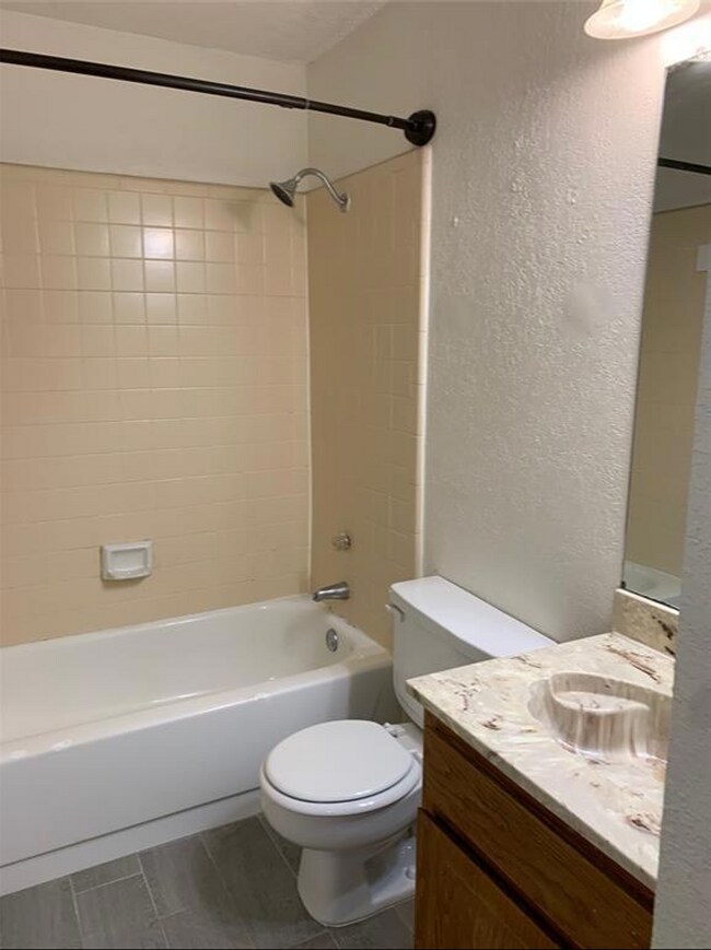 Building Photo - 7304 Meadowbrook Dr