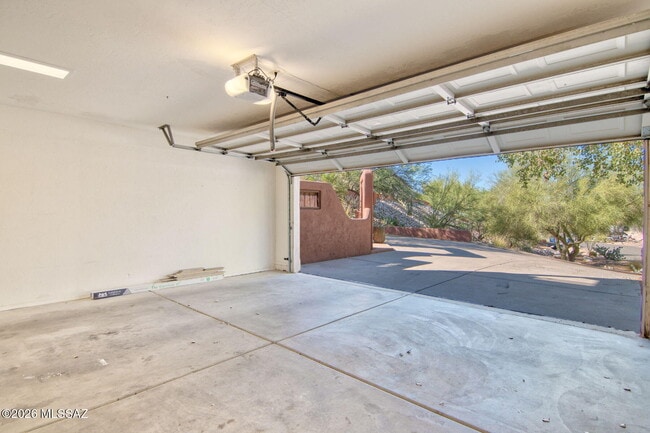 Building Photo - 5980 Verde Pl