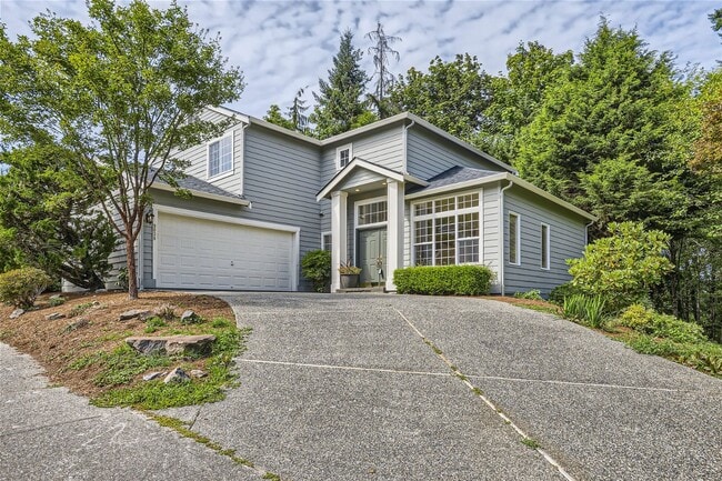 Primary Photo - Spacious 4-Bedroom Home in Kenmore | Priva...