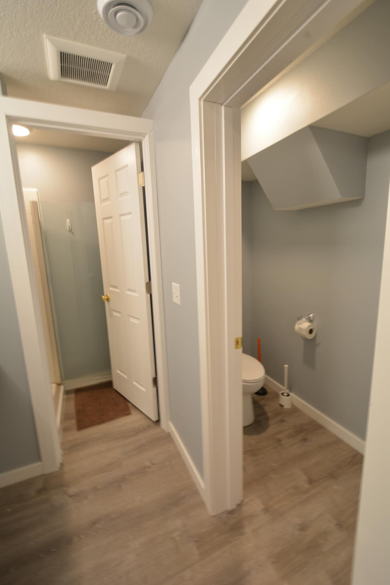 Basement Bath pic 2 - 1100 15th Ave SE