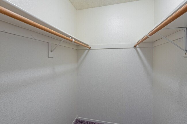 Building Photo - 4830 Suncrest Way