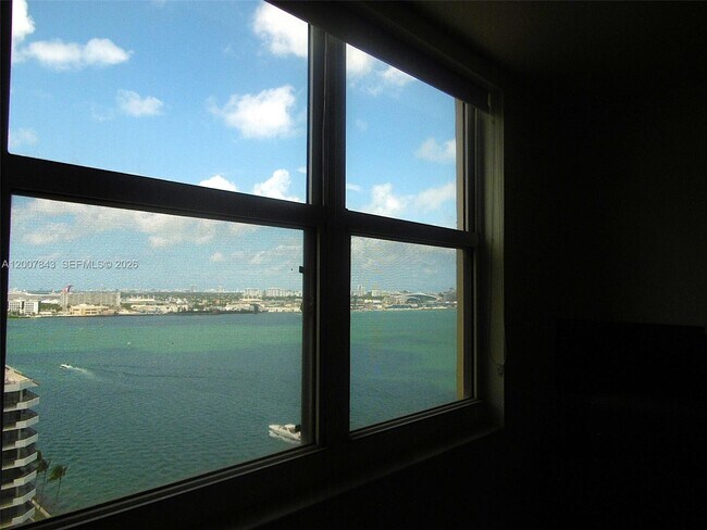 Building Photo - 770 Claughton Island Dr