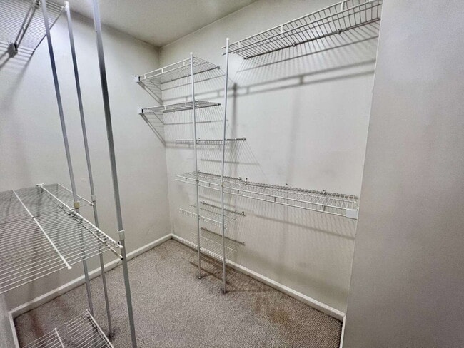 Building Photo - OPEN HOUSE SUNDAY THE 21ST 1PM-3PM! Move-In Special: Receive $1,300 off your first full month’s r...