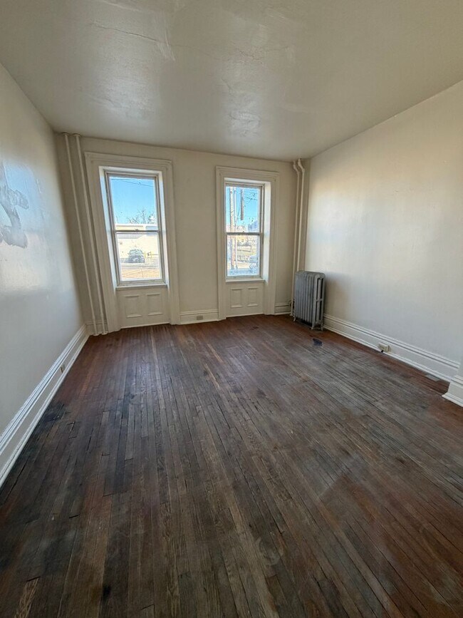 Building Photo - 210 S Duke St