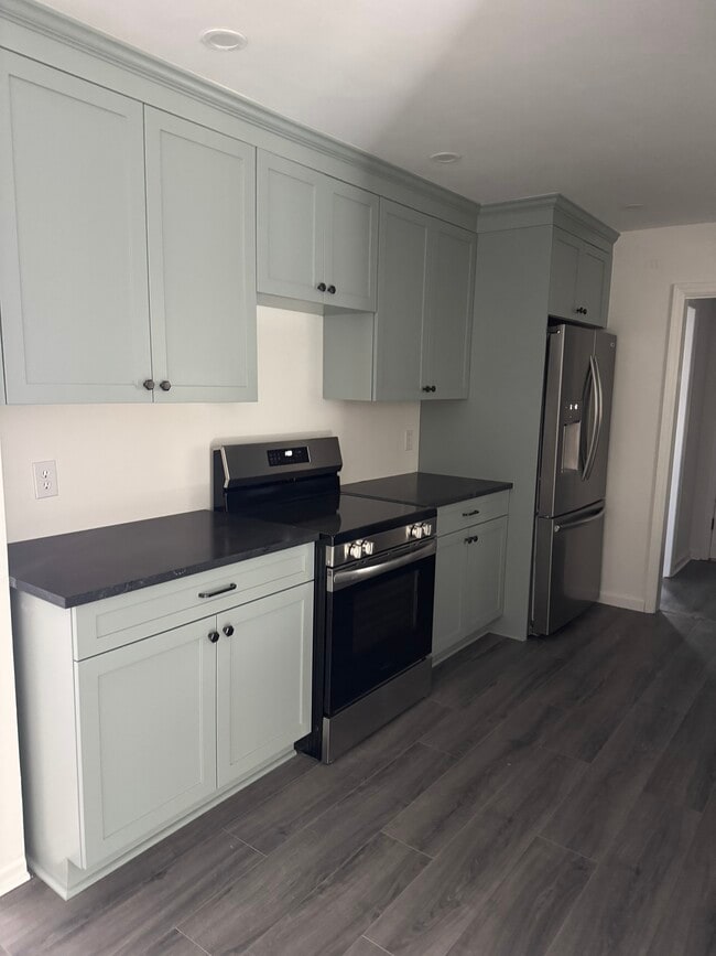 Building Photo - 1038 Point Of Lgt Ln