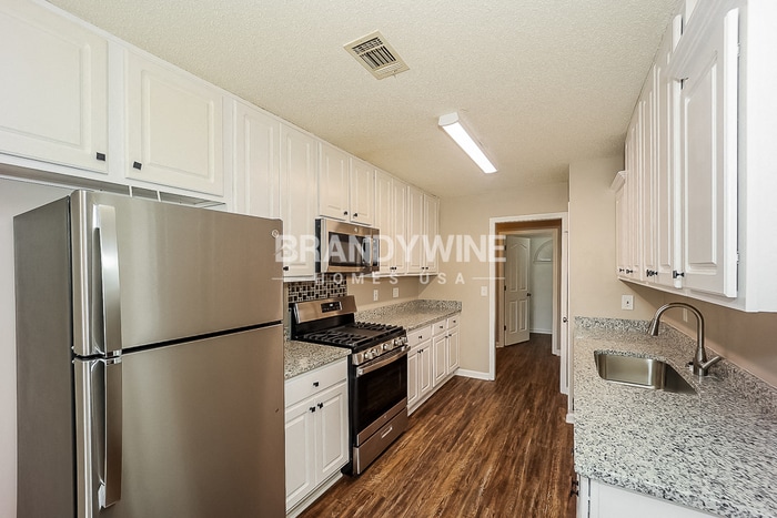 Building Photo - 165 White Oak Wy