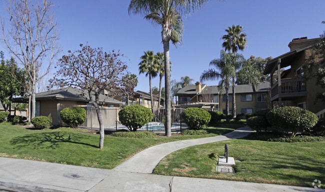 Building Photo - Martin Woods Apartment Homes