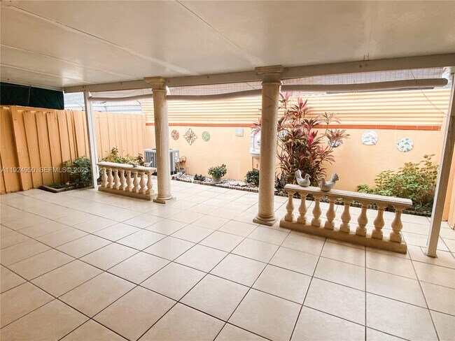 Building Photo - 3810 SW 108th Ave