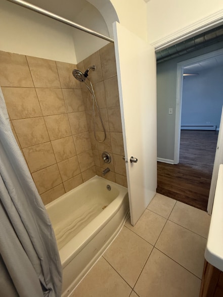 Building Photo - 7437 W Irving Park Rd