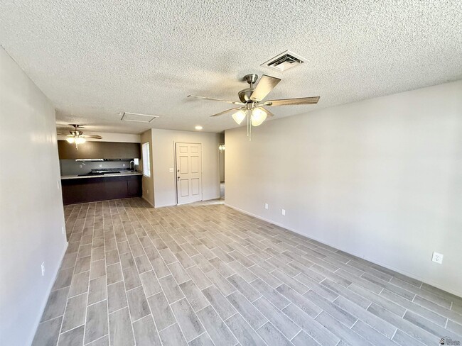 Building Photo - 1635 W Las Lomas St