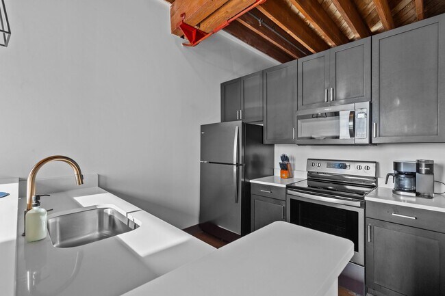 Building Photo - 701 N 1st St