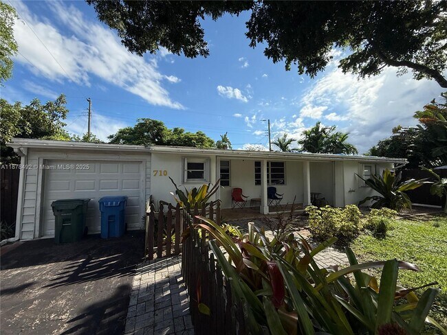 Primary Photo - 710 NE 58th Ct