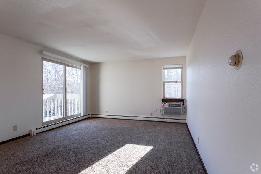 2BR, 1BA - Lakeview Village