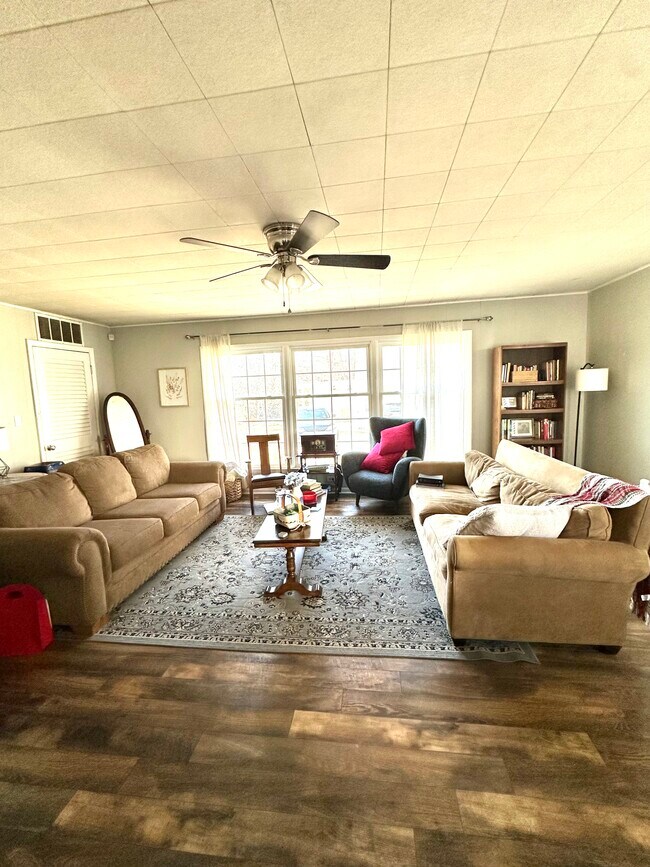 Building Photo - 510 Auburndale Ave