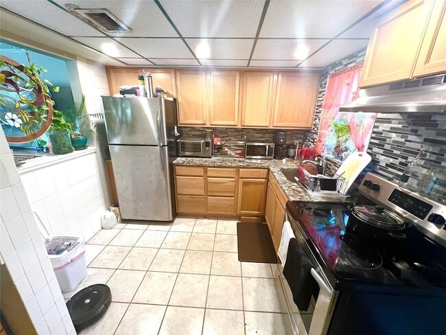 Building Photo - 725 Carolina Ave