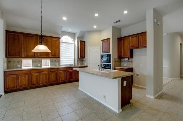 Building Photo - 2477 Del Largo Way