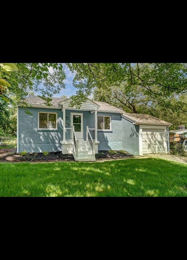 Building Photo - Odin