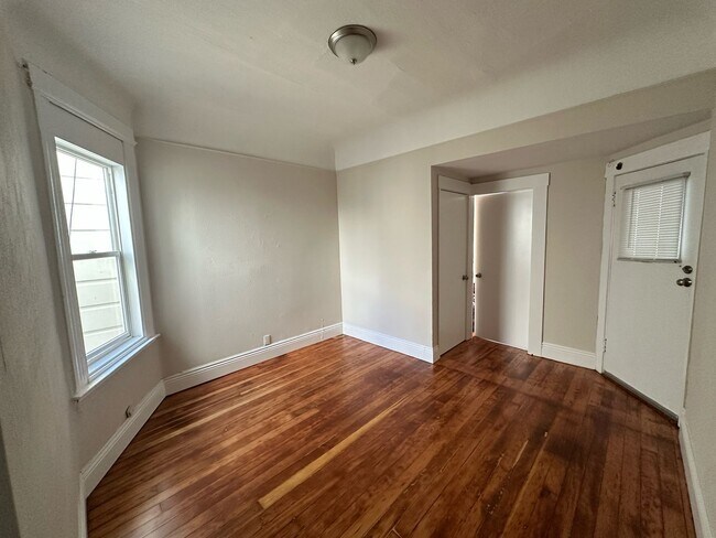 Building Photo - 523-523 Natoma St