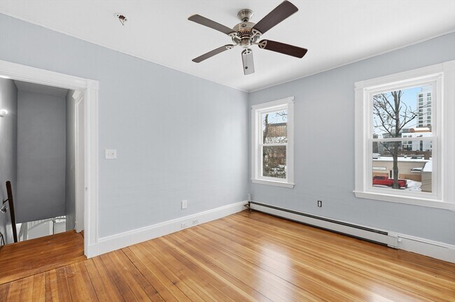 Building Photo - 111 Dustin St