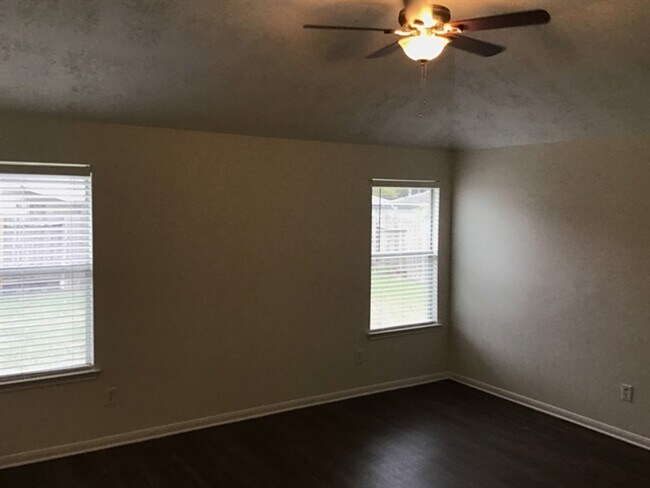 Building Photo - 2543 Fox River Ln