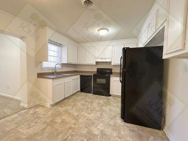 Building Photo - St. Andrews 4 Bedroom, 2 Bath Home