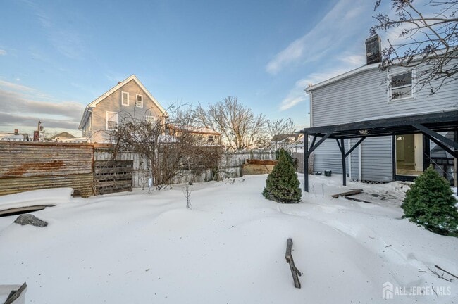 Building Photo - 408 David St