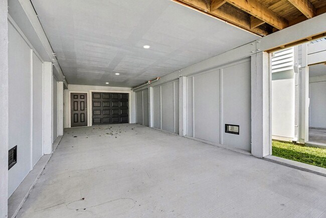 Building Photo - 3521 Avenue N 1/2 Rear