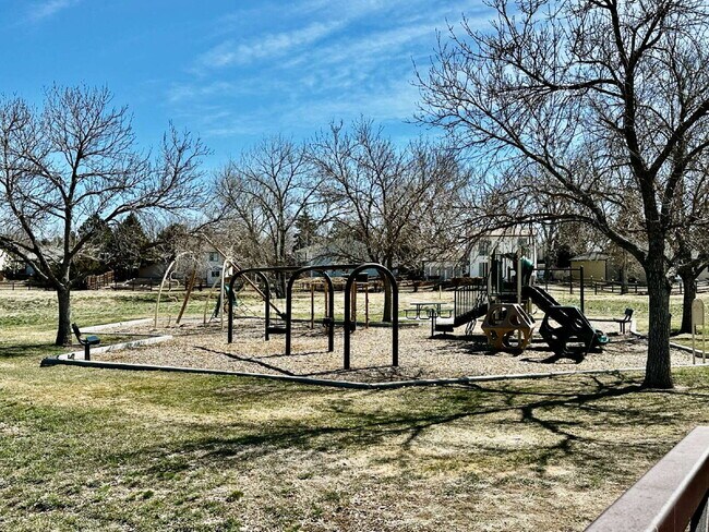 Building Photo - AVAILABLE NOW!  Charming Home in the Cottonwood Community!"