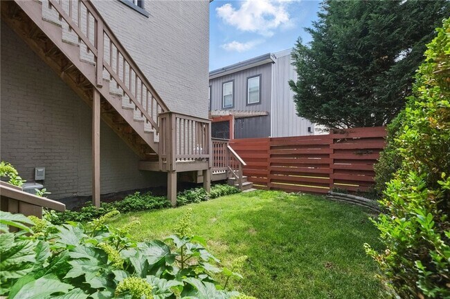 Building Photo - 3865 Howley St