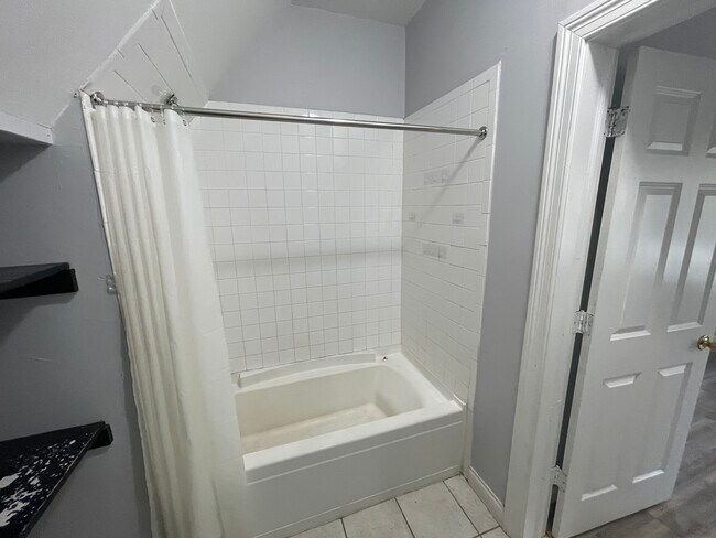 Building Photo - 1917 61st St