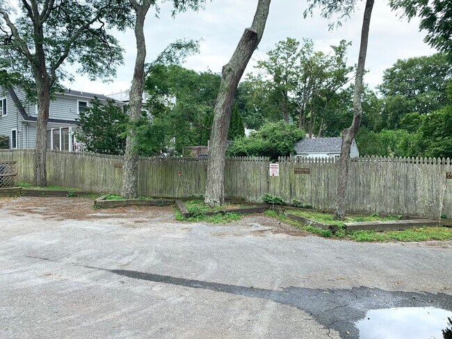 Building Photo - 73 Memorial Blvd