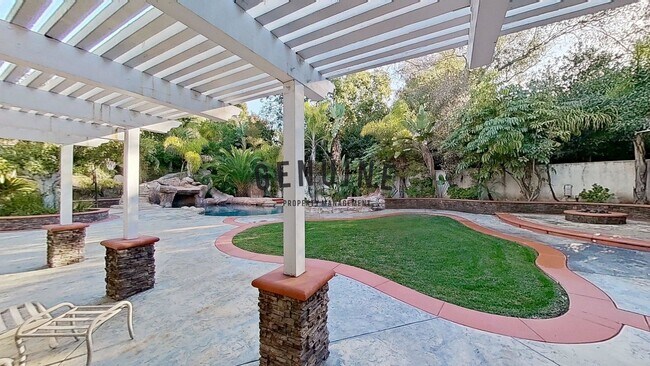 Building Photo - Large 4 Bedroom House with Pebble Bottom Pool - Backyard Oasis!