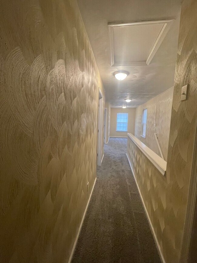 Building Photo - GORGEOUS SINGLE FAMILY 3BR/2.5BA PARK PLAC...