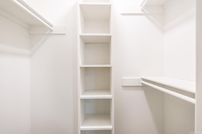 Building Photo - 1601 N Bryant St